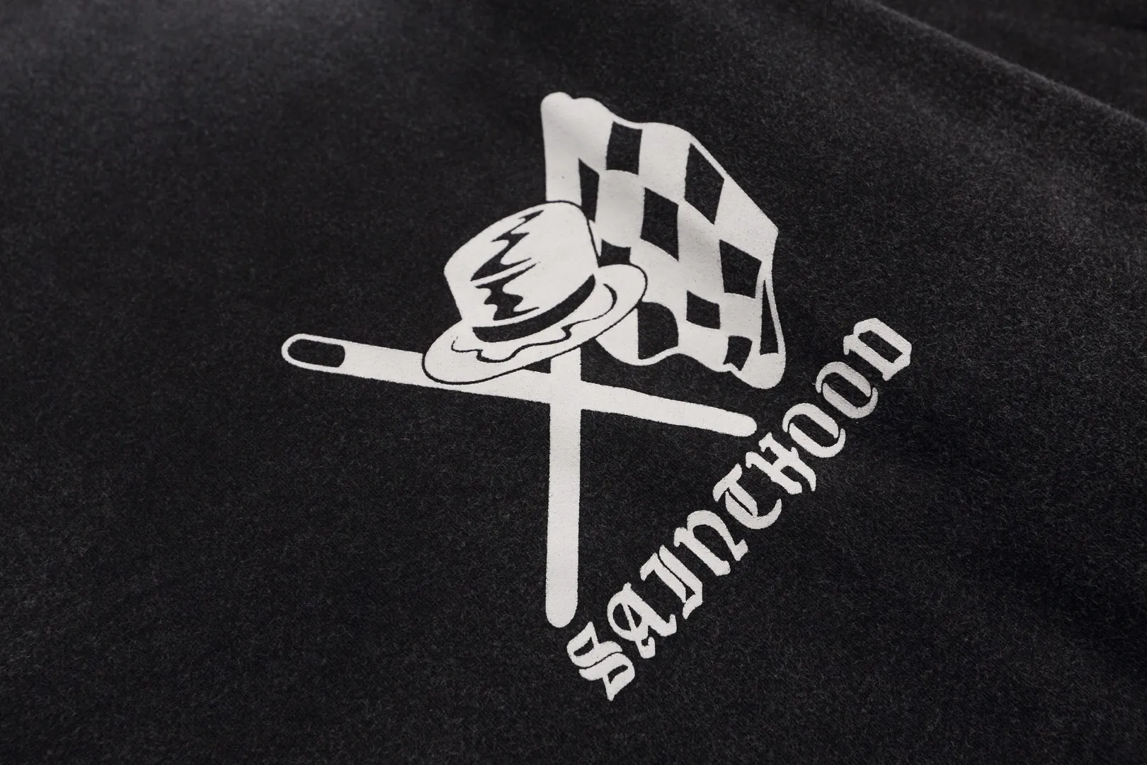 Saint Michael's trendy high-street contrasting pattern washed and aged loose round-neck long-sleeved T-shirt Fabric: 260g Style number: SM16 Size: S-M-L-XL Color: Black Price: P156